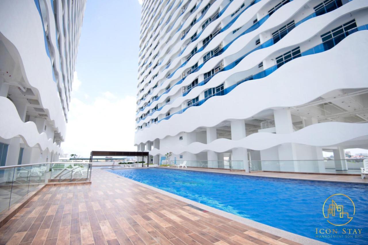 The Wave Residence Melaka Esterno foto