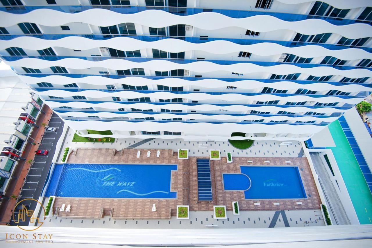 The Wave Residence Melaka Esterno foto